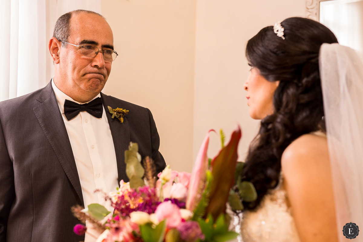 pai da noiva emocionado com sua filha no pr