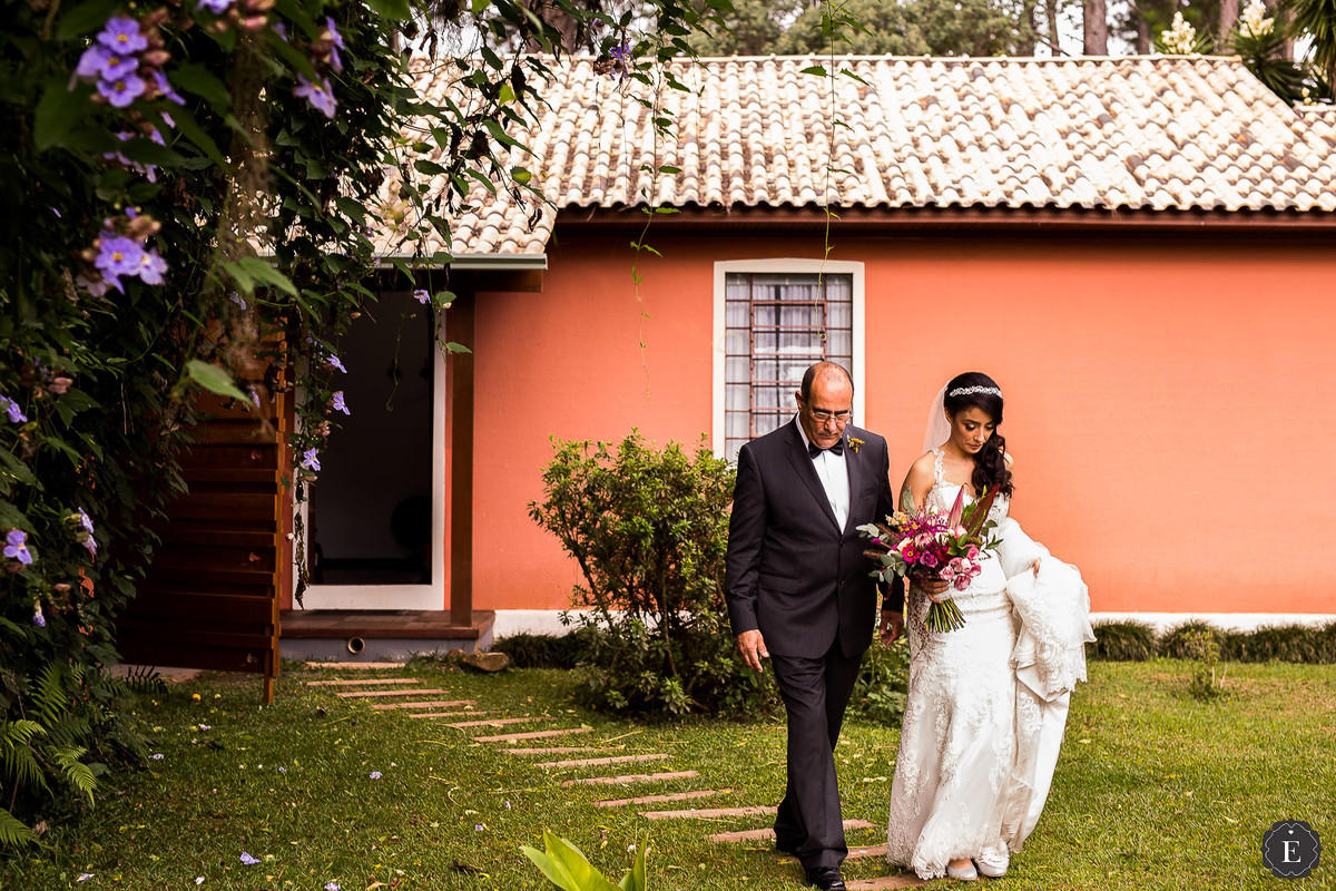noiva a caminho do casamento com seu pai no espaço belvedere em curitiba pr