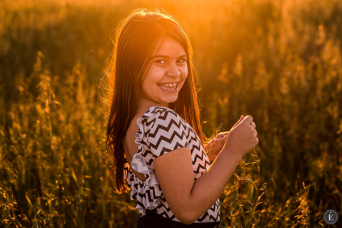 linda menina em ensaio de fotos de família em cianorte