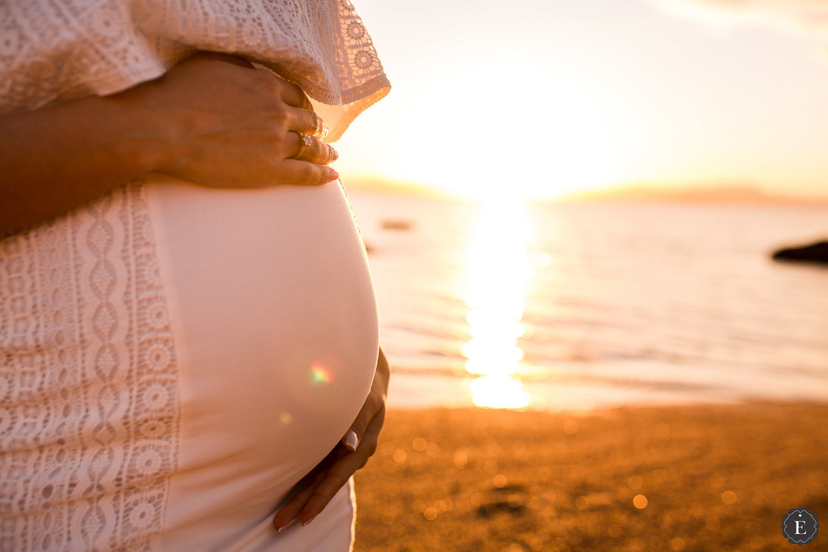 linda barriga de 32 semanas em ensaio de fotos