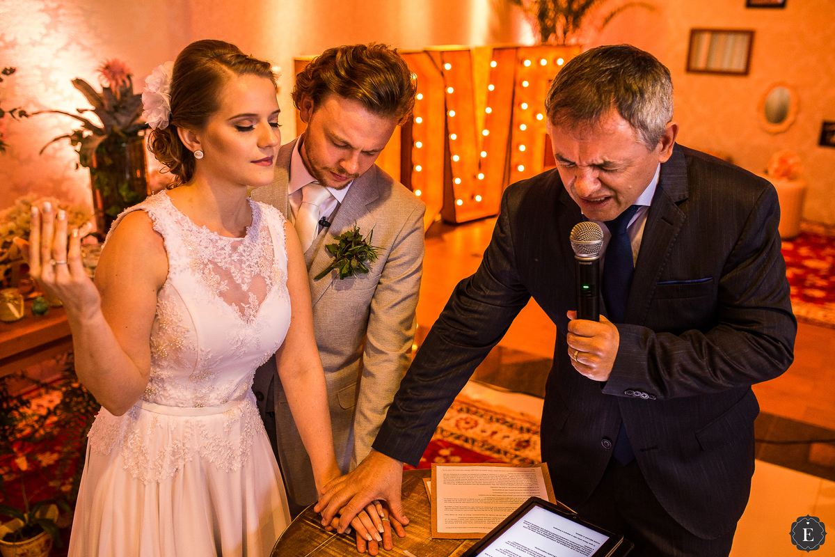 oração do pastor em cerimonia de casamento diferente em maringa