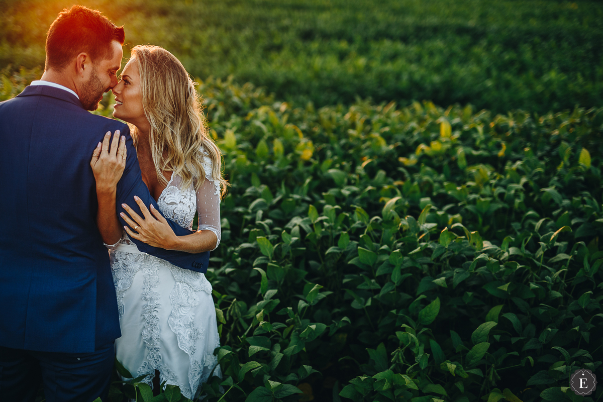 lindo casal em ensaio de fotos externas depois do casamento em
 cianorte parana