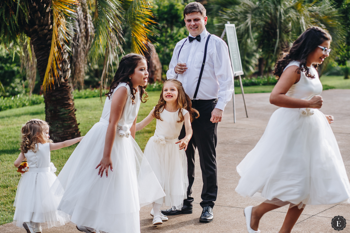lindas daminhas em casamento ao ar livre em maringa