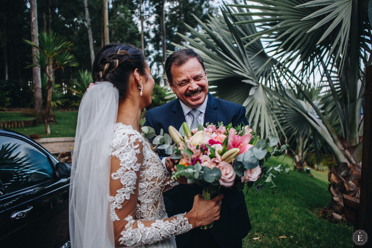 pai da noiva feliz em casamento lindo e criativo em maringa parana