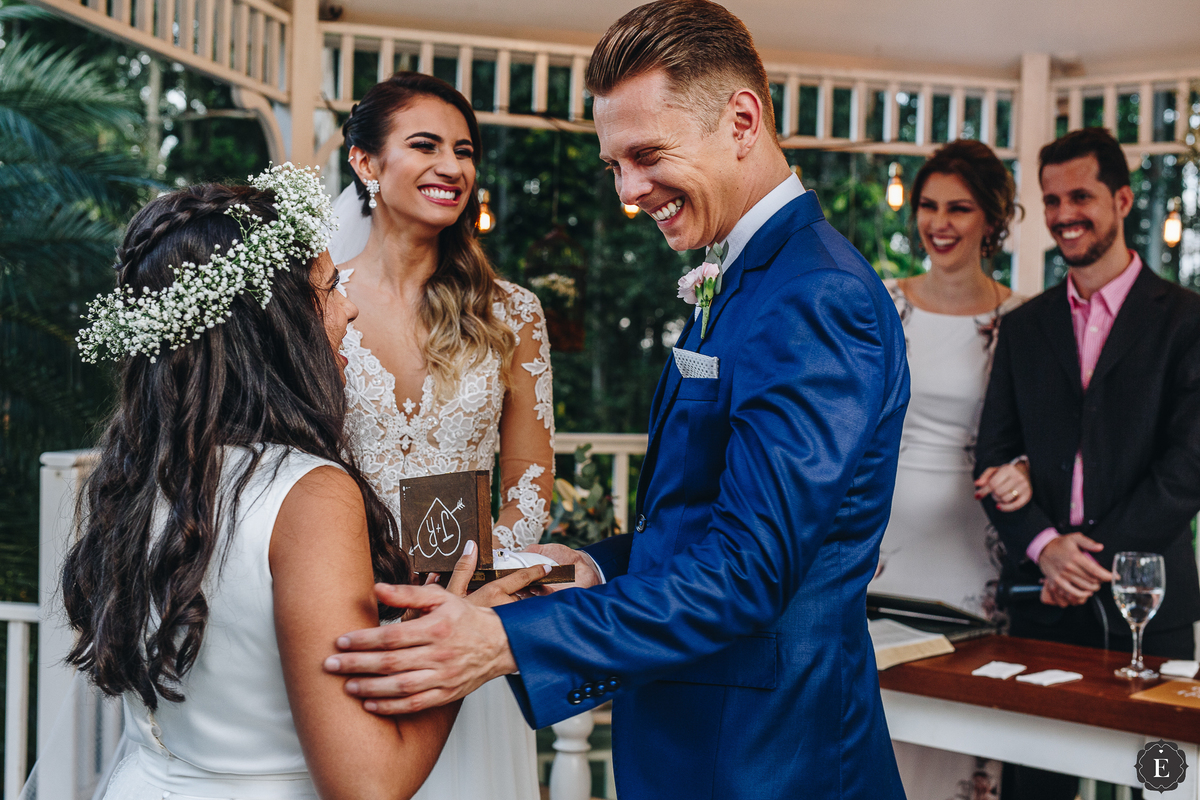 lindo porta alianças rustico e diferente para casamento ao ar livre