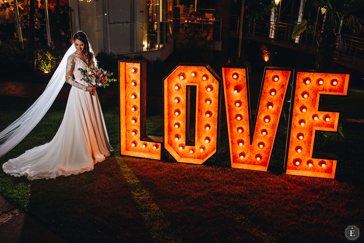vestido de noiva leve, delicado e simples para casamento no campo em maringa no eden garden