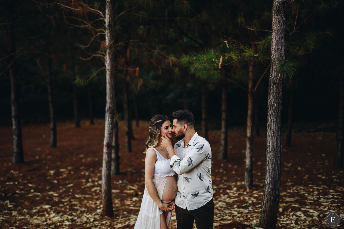 lindo casal em fotos de familia no eden garden em maringa parana