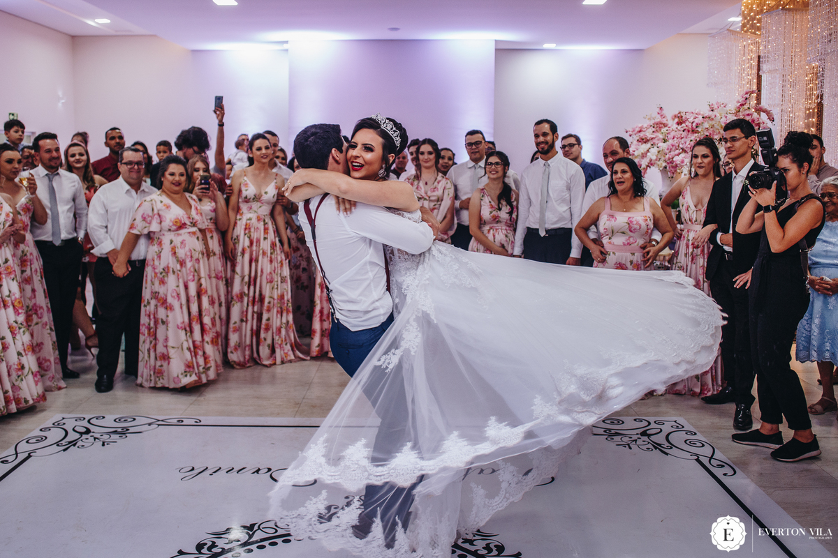 linda dança dos noivos em casamento no vale dos sonhos em cianorte