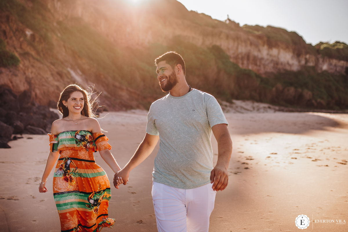 inspirações incríveis de roupas leves e delicadas para ensaio na praia