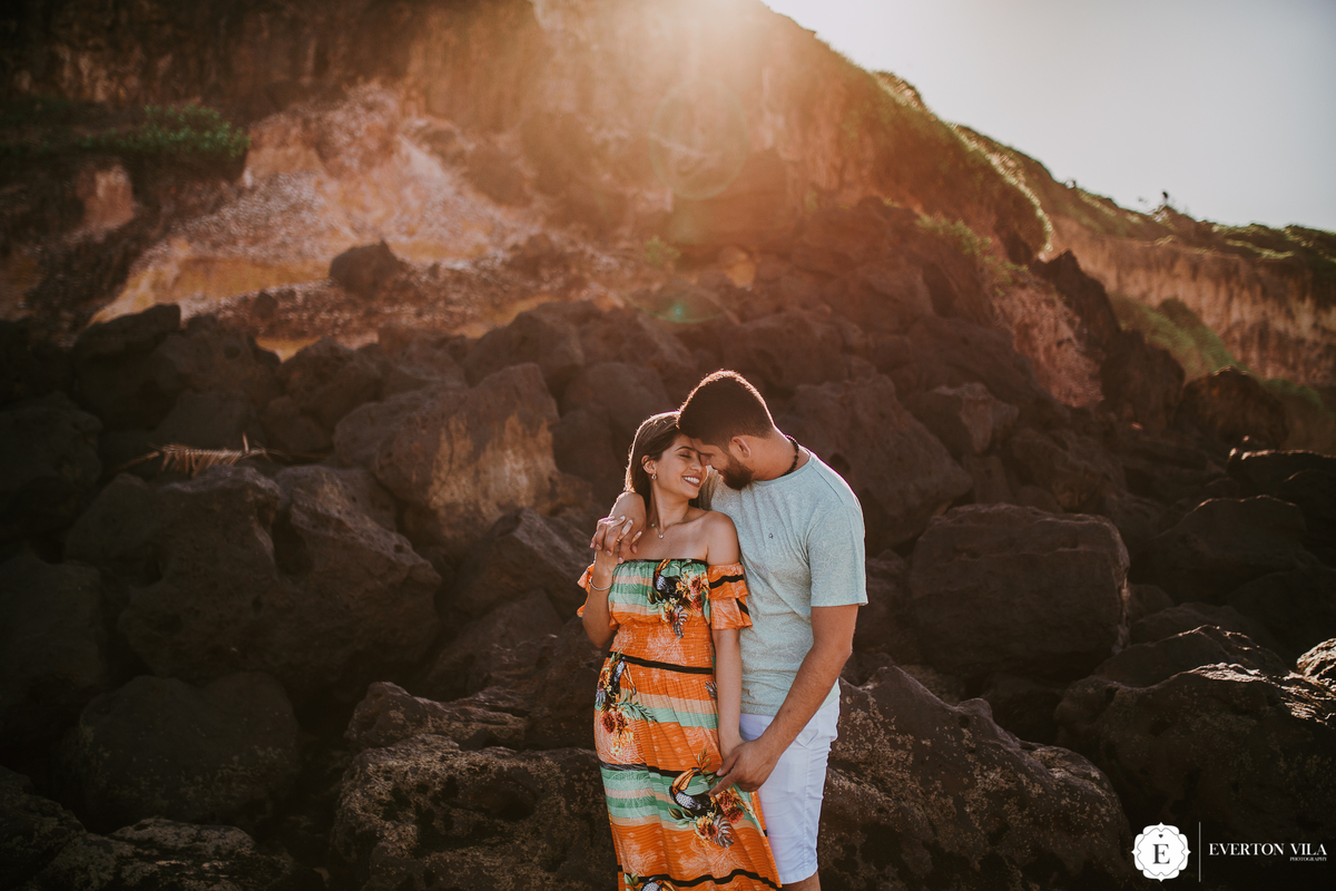 ensaio incrível pré wedding em montanha rochosa em Natal