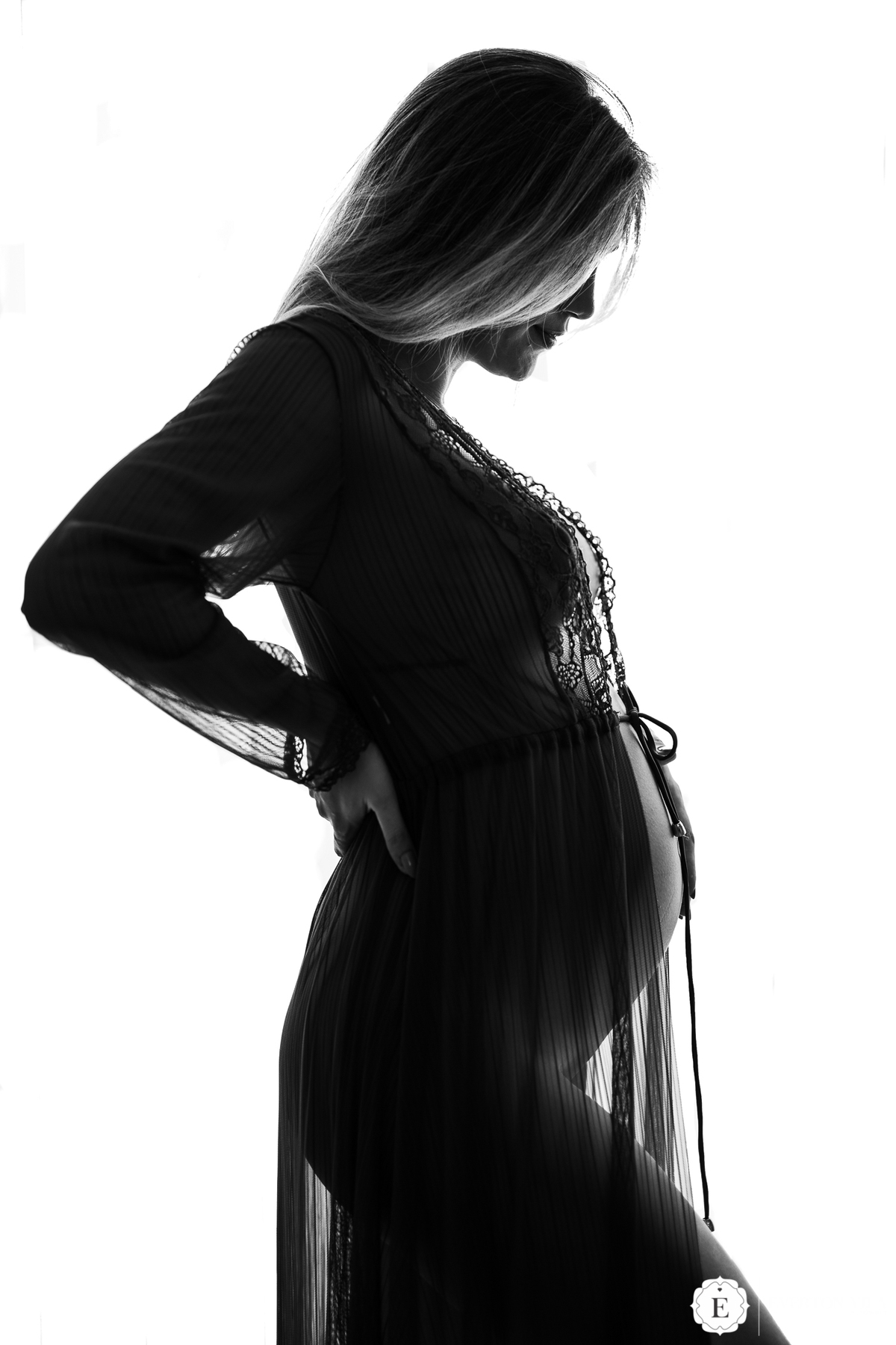 gestante maravilhosa em ensaio em casa