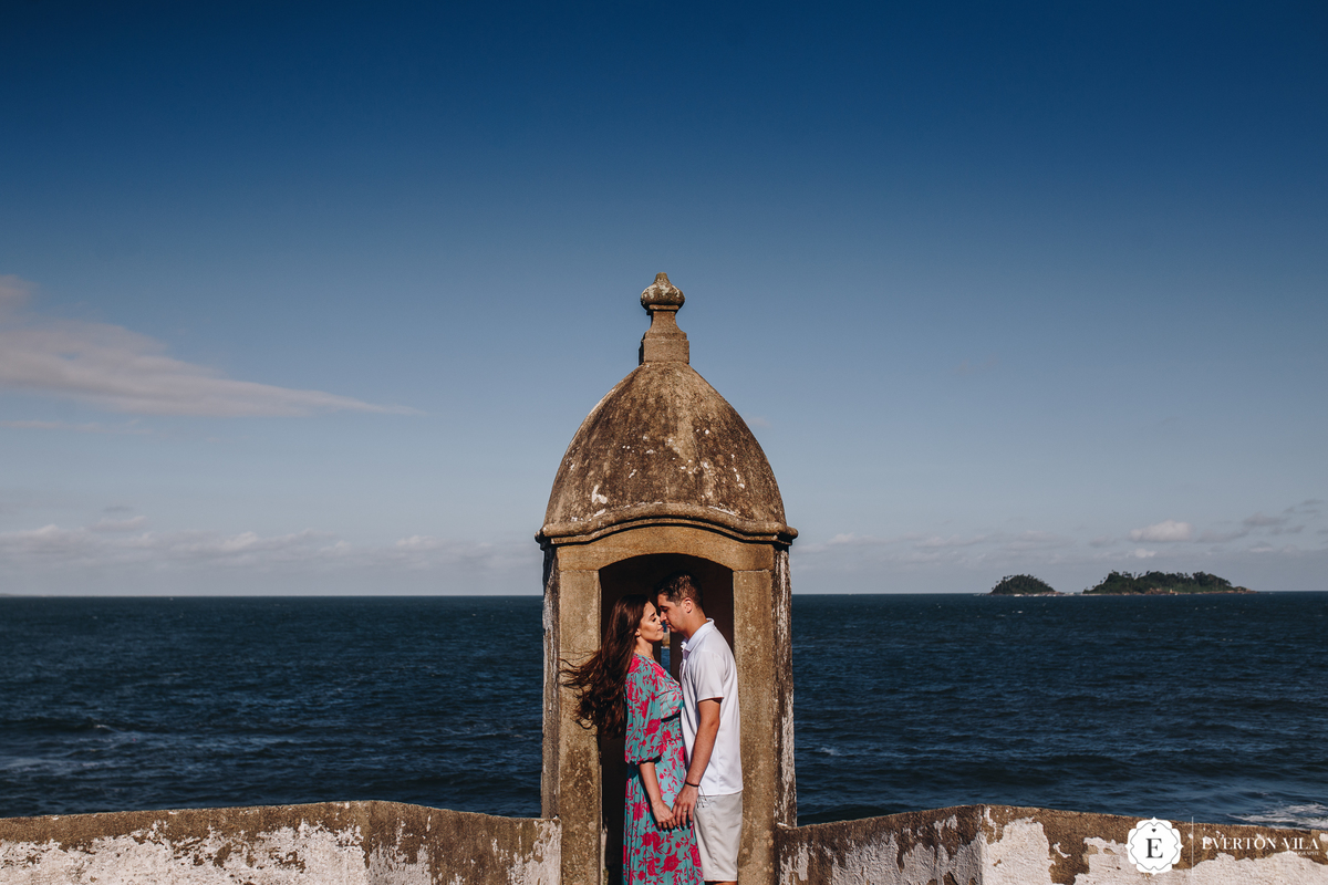 fotos criativas para ensaio de casal na praia