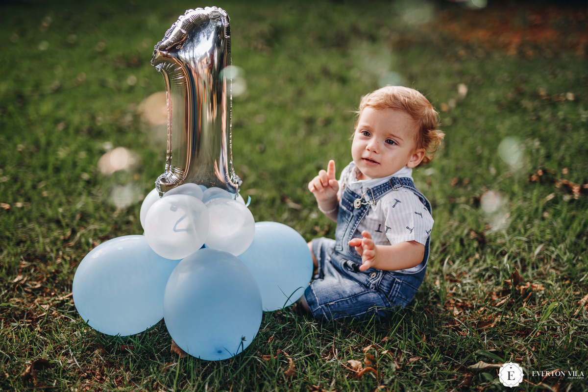 pequeno théo cheio de fofura em sessão de fotos