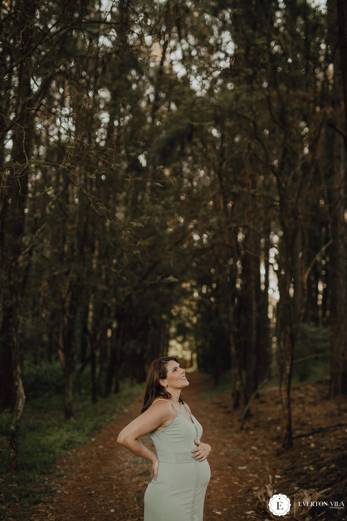 Gestante linda em ensaio de fotos