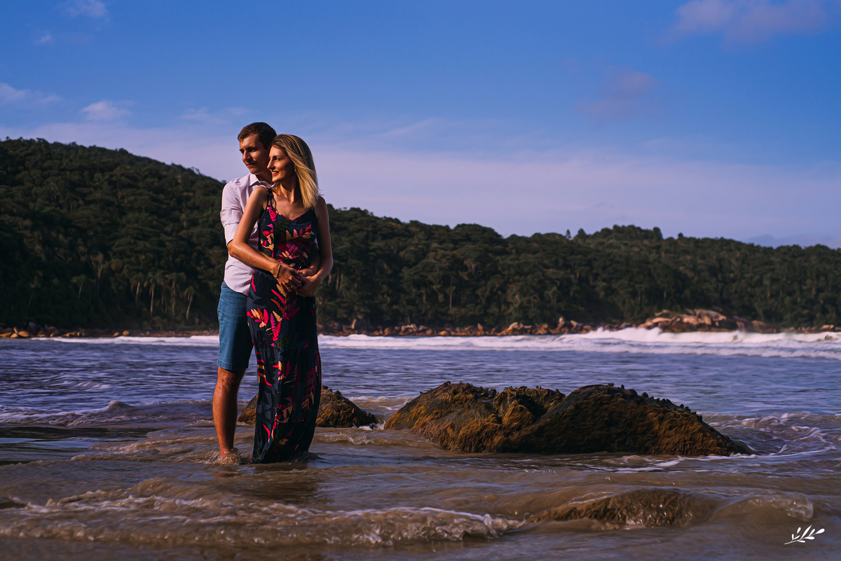 Ensaio casal; ensaio na praia; ensaio casal externo; praia sissial; pré casamento; pre wedding.