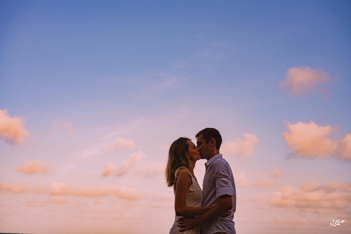 Ensaio casal; ensaio na praia; ensaio casal externo; praia sissial; pré casamento; pre wedding.
