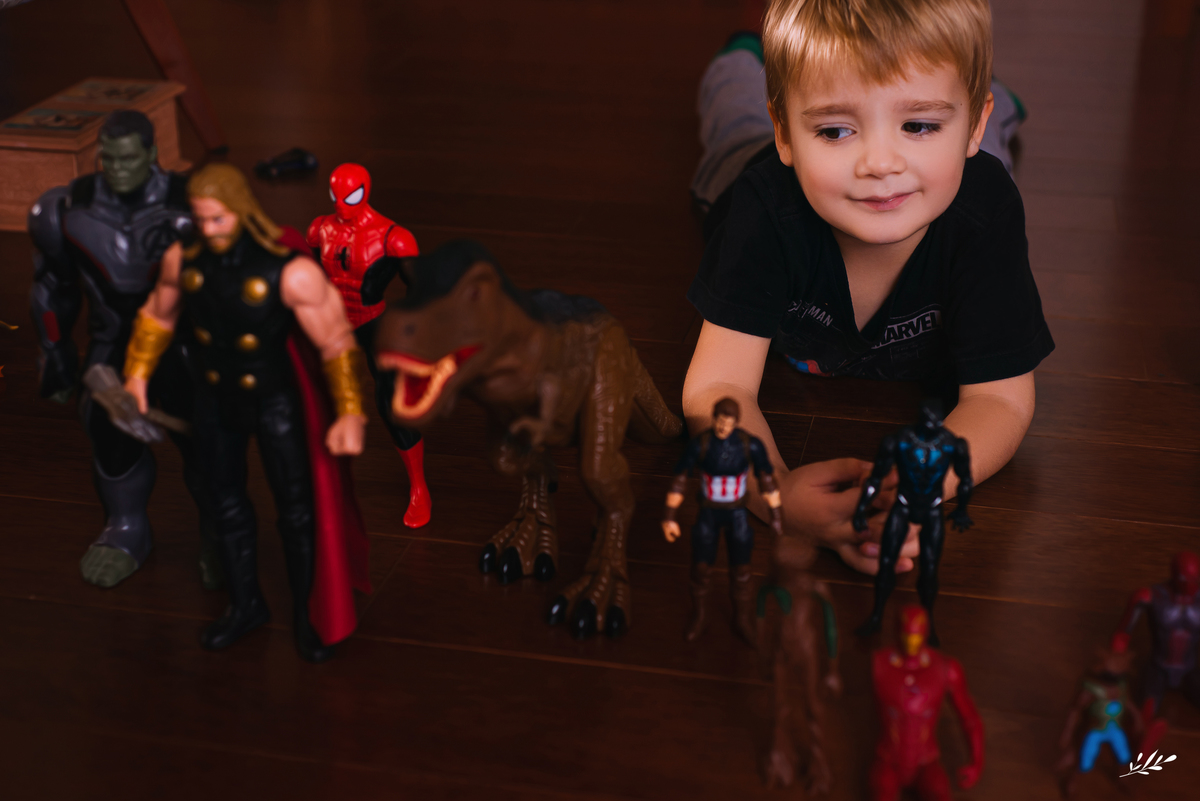 ensaio infantil; ensaio menino; ensaio 4 anos; ensaio em casa; ensaio homem aranha.