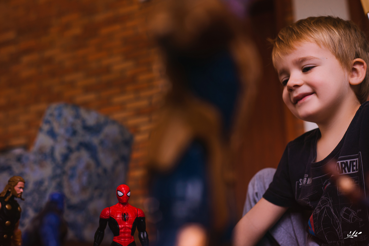 ensaio infantil; ensaio menino; ensaio 4 anos; ensaio em casa; ensaio homem aranha.