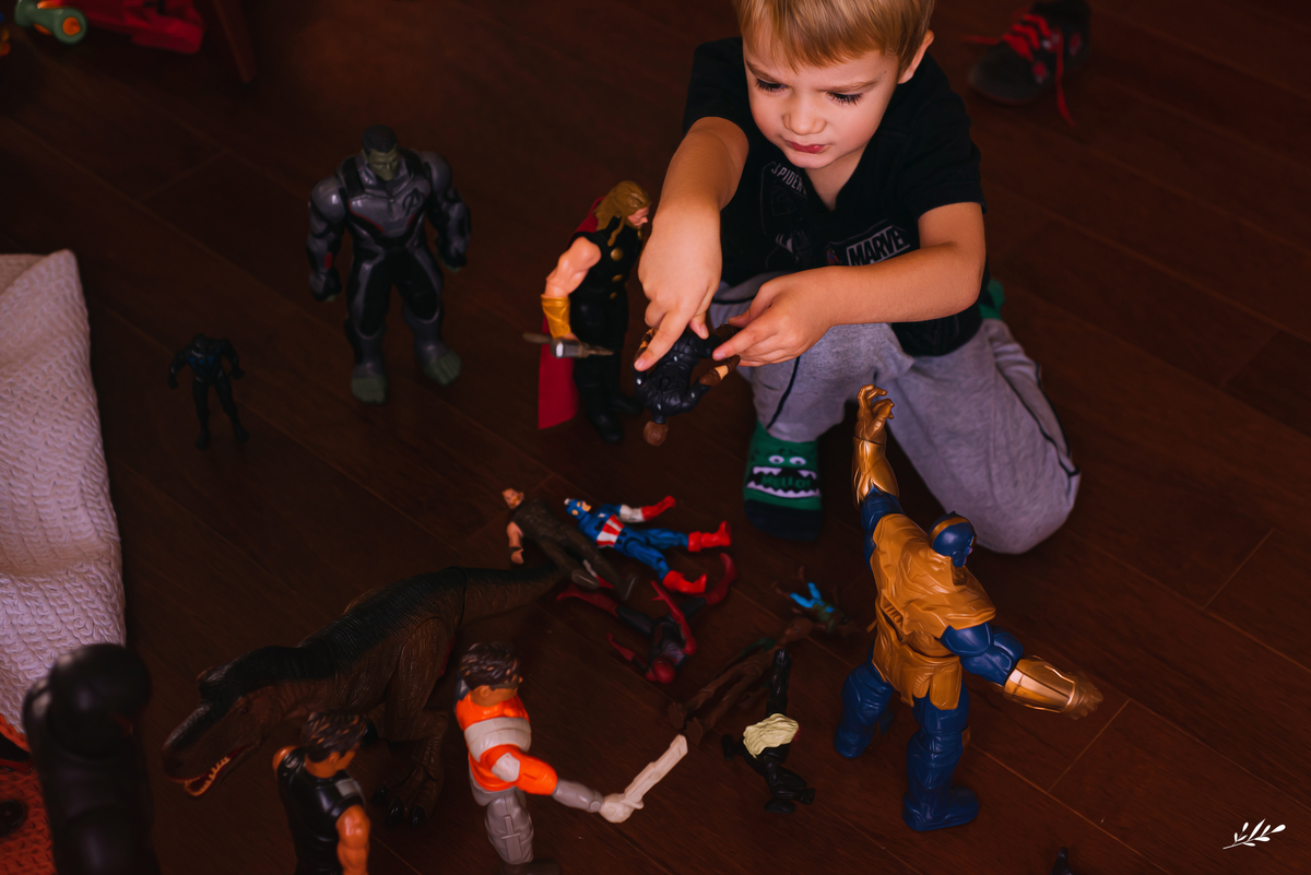 ensaio infantil; ensaio menino; ensaio 4 anos; ensaio em casa; ensaio homem aranha.