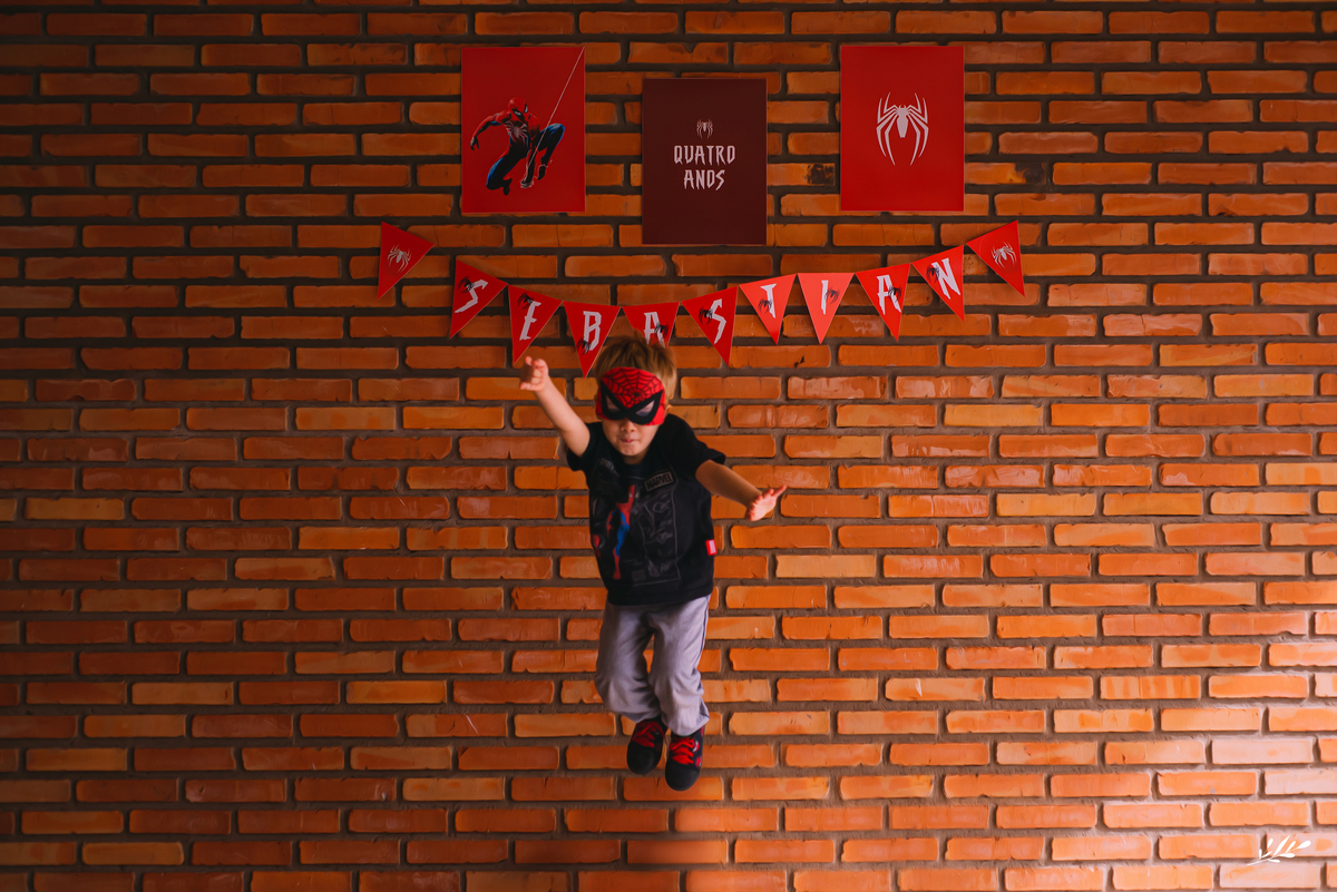 ensaio infantil; ensaio menino; ensaio 4 anos; ensaio em casa; ensaio homem aranha.