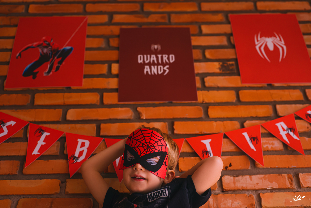 ensaio infantil; ensaio menino; ensaio 4 anos; ensaio em casa; ensaio homem aranha.