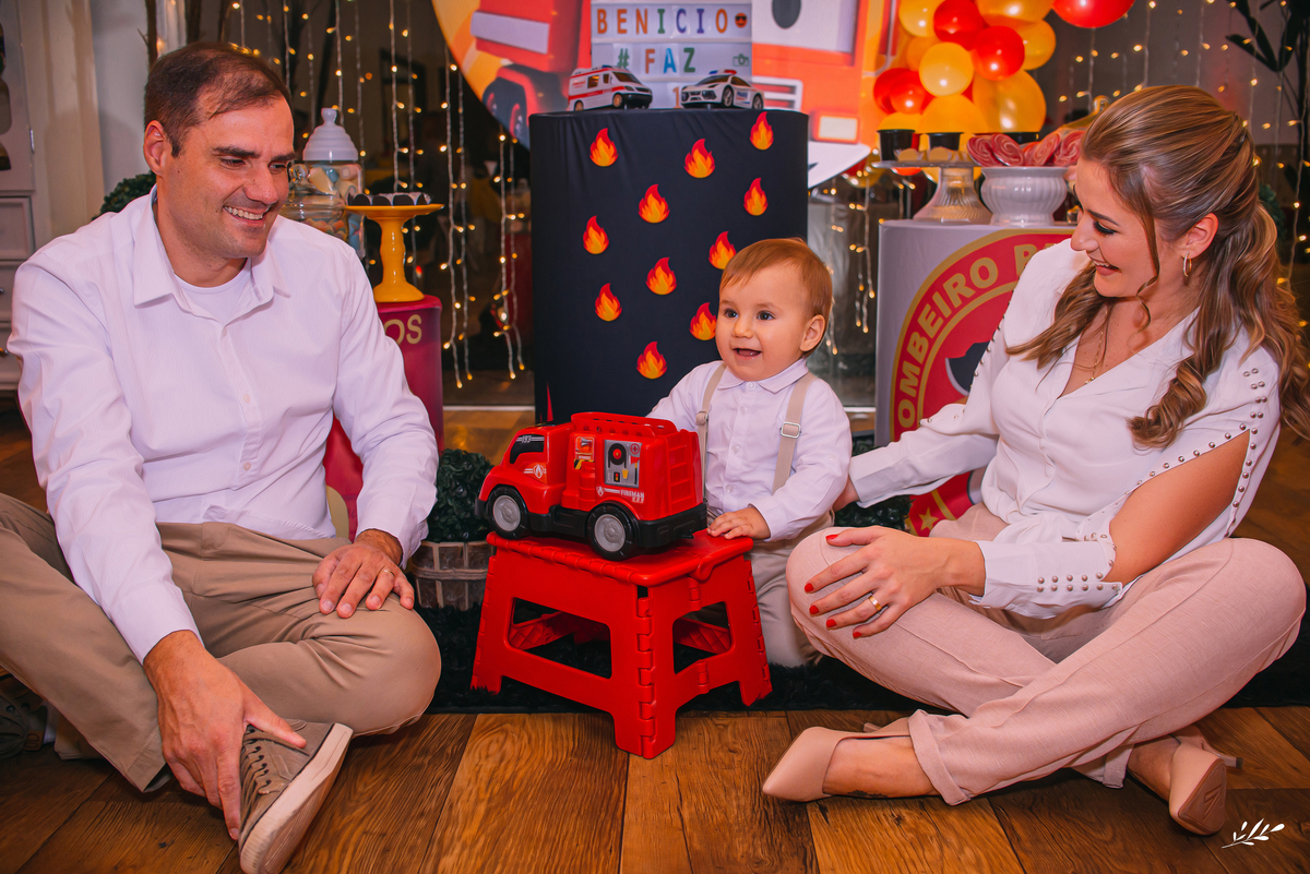 aniversário infantil; aniversário menino; aniversário um ano; aniversário um aninho; primeiro aninho; festa bombeiro; tema bombeiro.