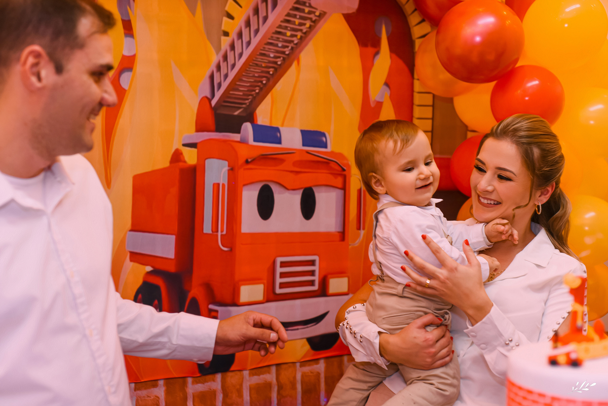 aniversário infantil; aniversário menino; aniversário um ano; aniversário um aninho; primeiro aninho; festa bombeiro; tema bombeiro.