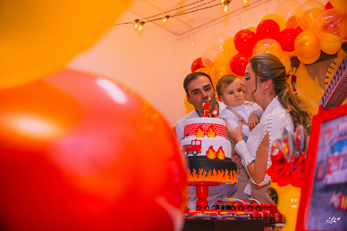 aniversário infantil; aniversário menino; aniversário um ano; aniversário um aninho; primeiro aninho; festa bombeiro; tema bombeiro.