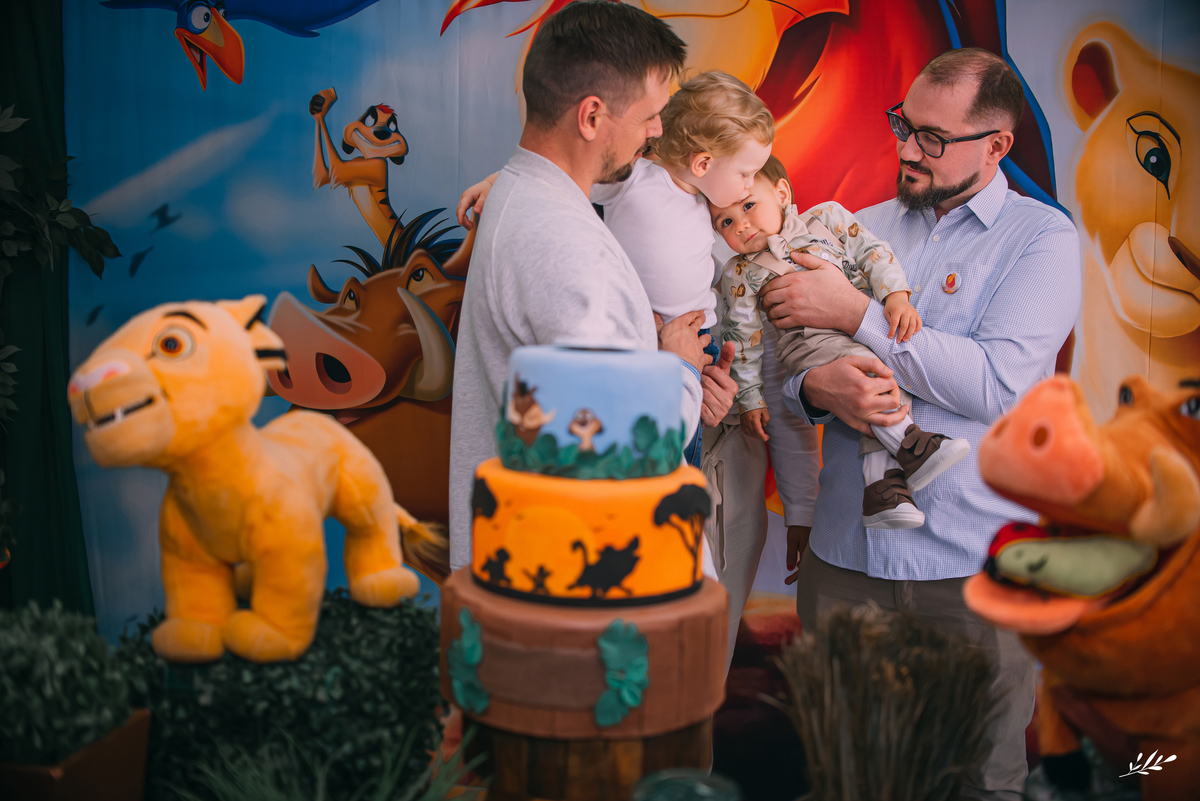 Aniversário infantil; aniversário rei leão; primeiro aninho; aniversário menino; casa de festas brincalhão canoas; canoas rs