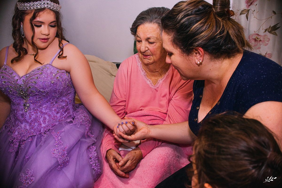 15 anos; aniversário 15 anos; debutante; vestido roxo.
