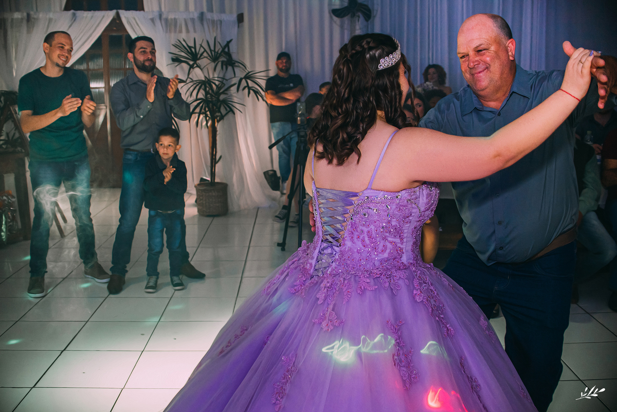 15 anos; aniversário 15 anos; debutante; vestido roxo.