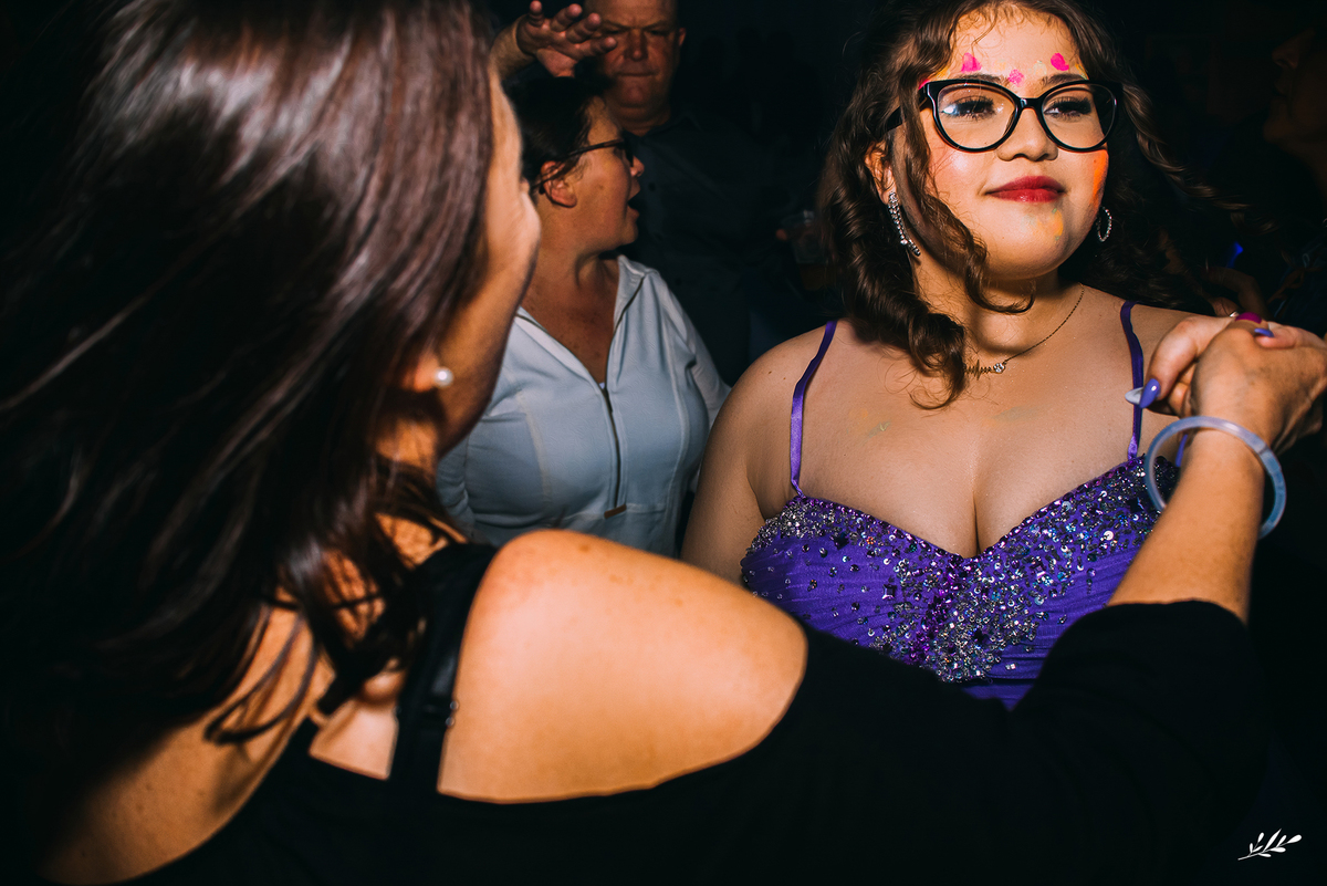 15 anos; aniversário 15 anos; debutante; vestido roxo.