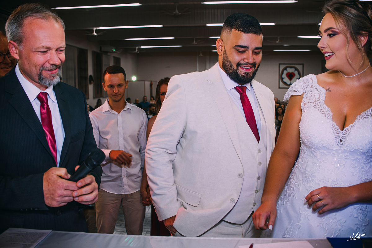 casamento; casamento luterano; casamento igreja; casamento em três coroas; noiva entra com a mãe.