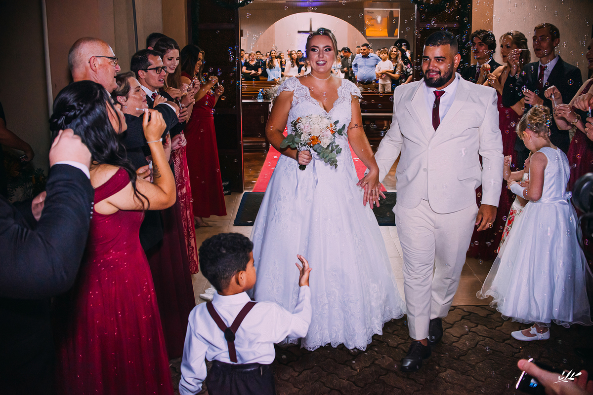 casamento; casamento luterano; casamento igreja; casamento em três coroas; noiva entra com a mãe.