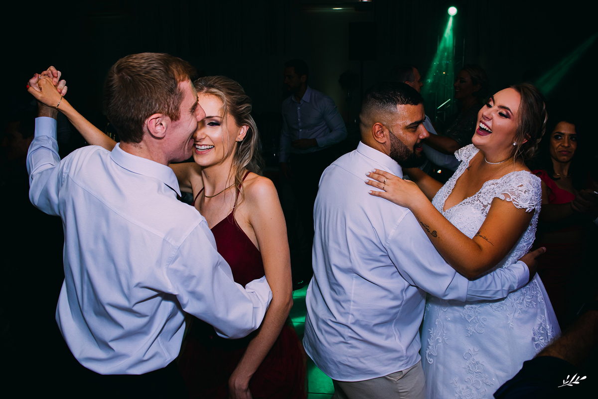 casamento; casamento luterano; casamento igreja; casamento em três coroas; noiva entra com a mãe.