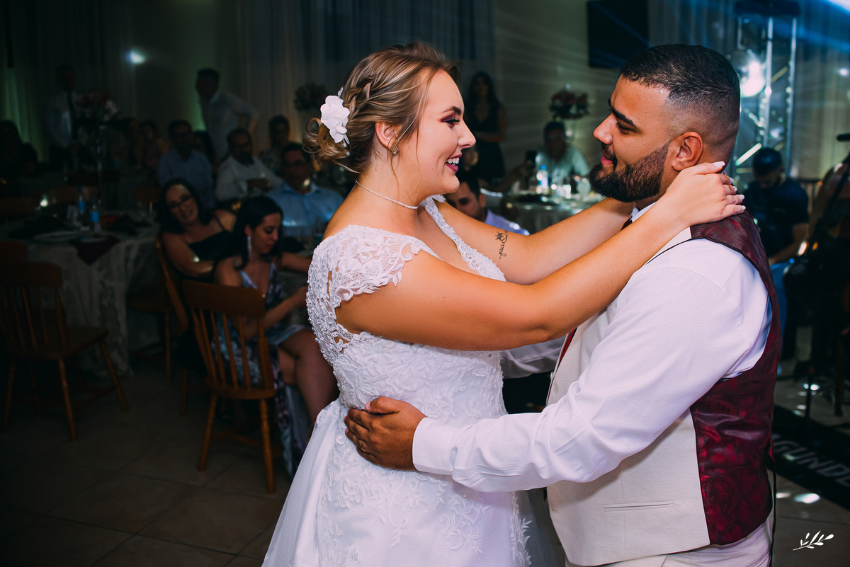 casamento; casamento luterano; casamento igreja; casamento em três coroas; noiva entra com a mãe.