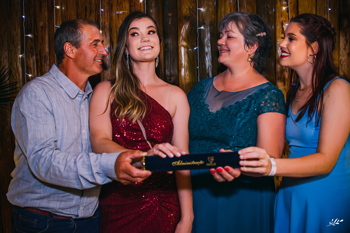 formatura; colação de grau em administração feevale; ensaio formatura; ensaio formanda; festa de formatura; recepção de formatura; festa em nova petrópolis.