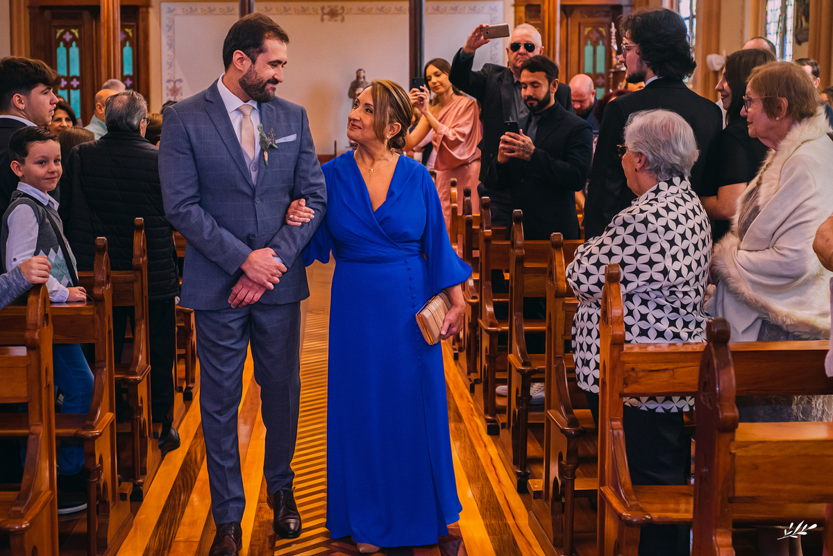casamento católico; casamento igreja católica; Elena Streliaev maquiadora; casamento em são leopoldo; Giane Caramão Decorações ; Canttar Música e Arte ; Nonna Ludovina .