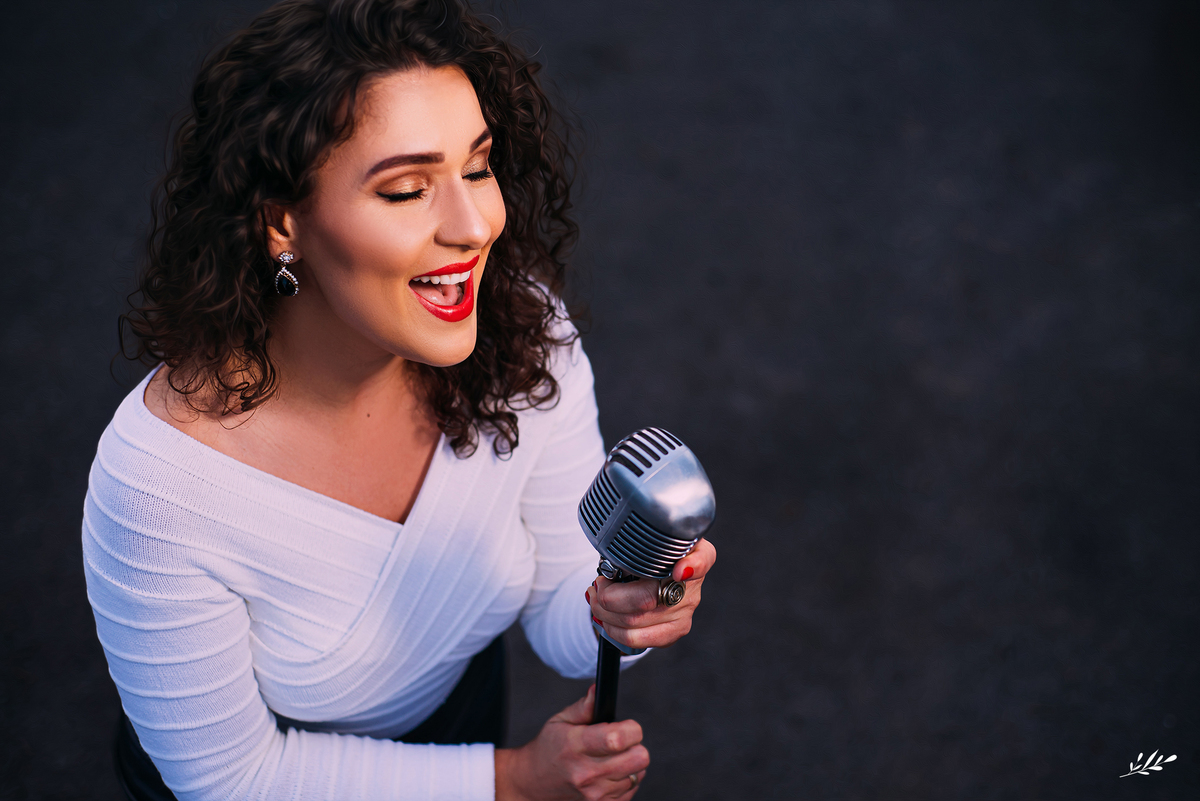 ensaio pessoal; ensaio profissional; ensaio feminino; ensaio cantora; ensaio externo; ensaio serra gaúcha; ensaio gramado rs; Roberta Somavilla.