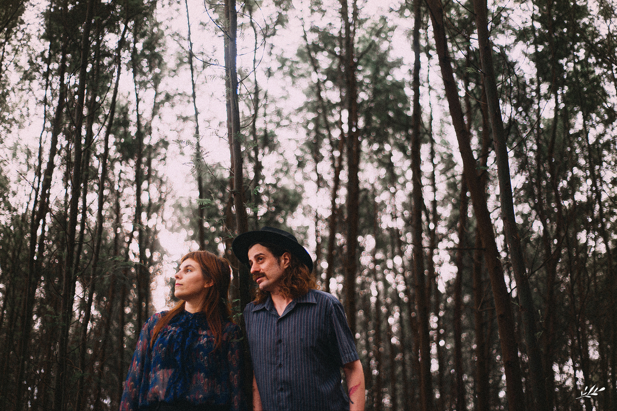 Ensaio casal; ensaio casal externo; ensaio em Dois Irmãos RS; retrato feminino.