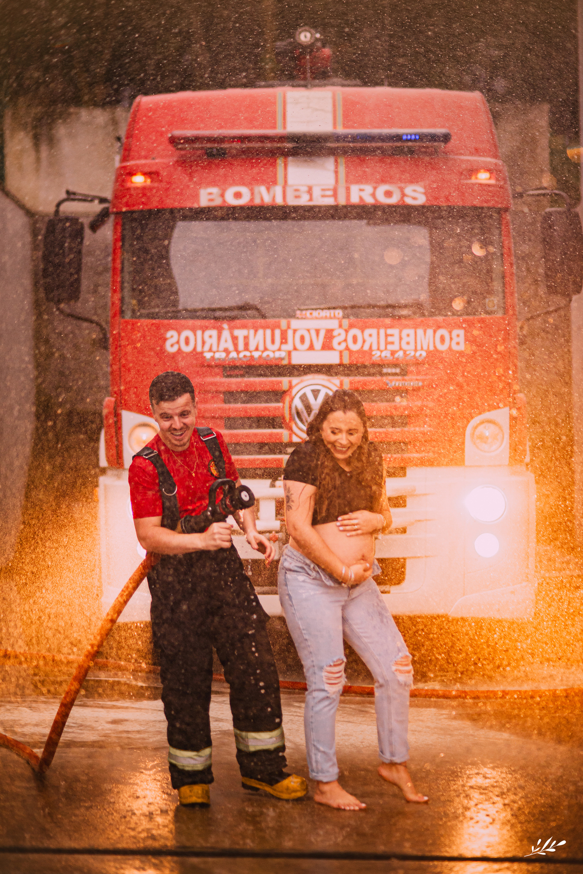 ensaio gestante externo; ensaio grávida; ensaio em Rolante RS; ensaio bombeiros voluntário rolante rs.