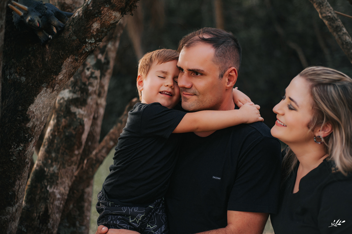 ensaio infanil externo; ensaio menino 3 anos; ensaio família externo; parcão Dois Irmãos RS.
