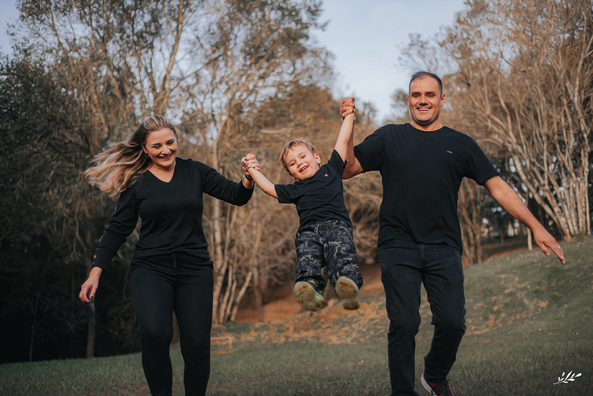 ensaio infanil externo; ensaio menino 3 anos; ensaio família externo; parcão Dois Irmãos RS.