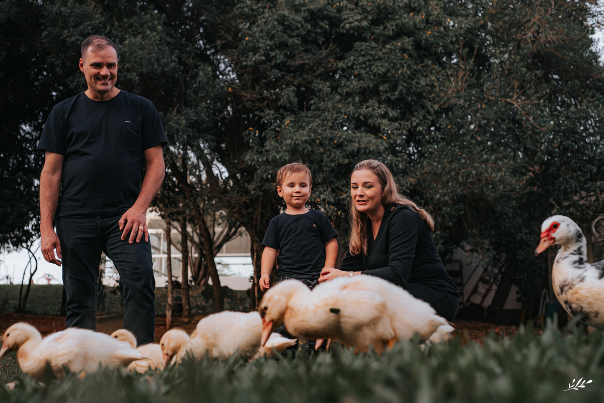 ensaio infanil externo; ensaio menino 3 anos; ensaio família externo; parcão Dois Irmãos RS.