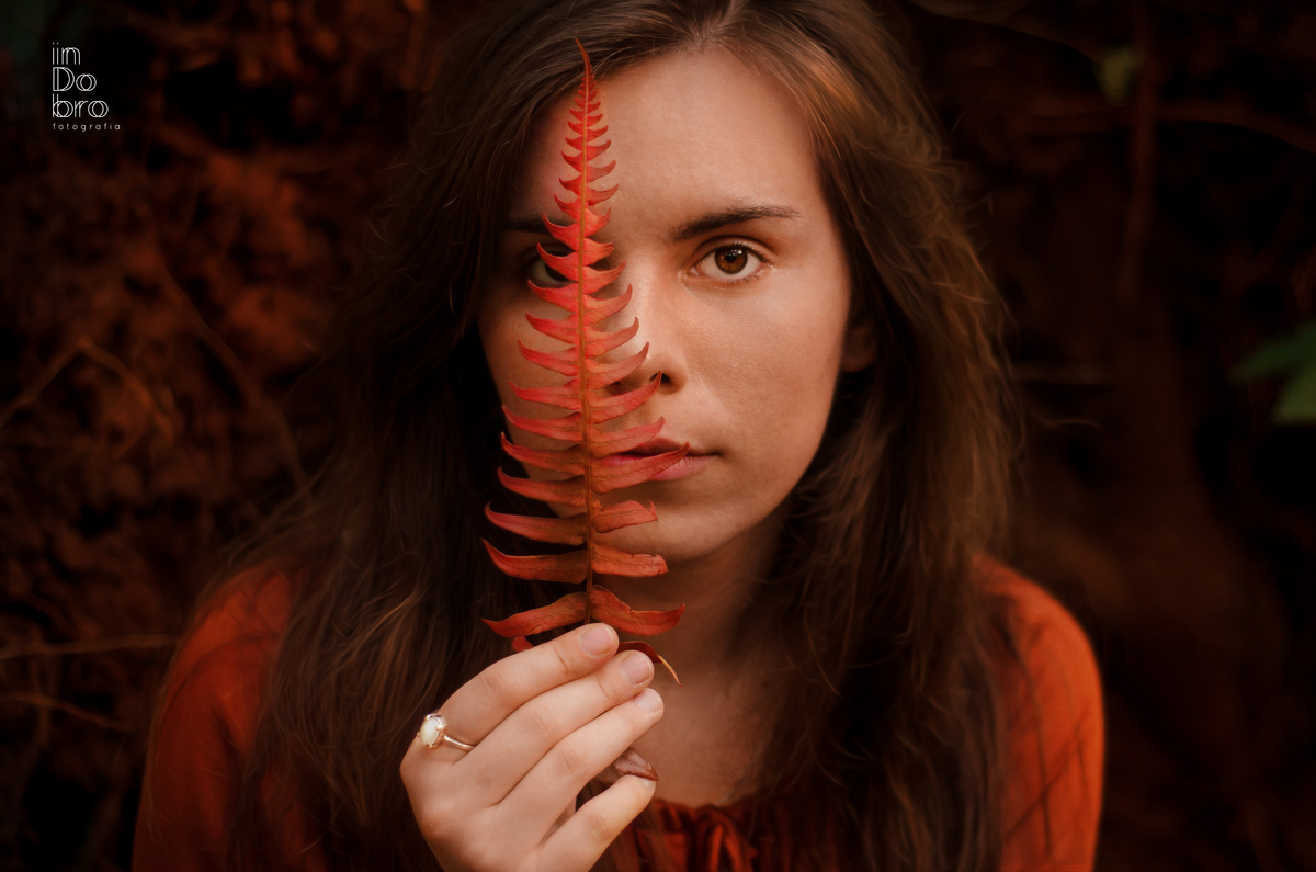 ensaio feminino; natureza; ensaio em Dois Irmãos RS; blusa Renner laranja; ensaio Gabrieli