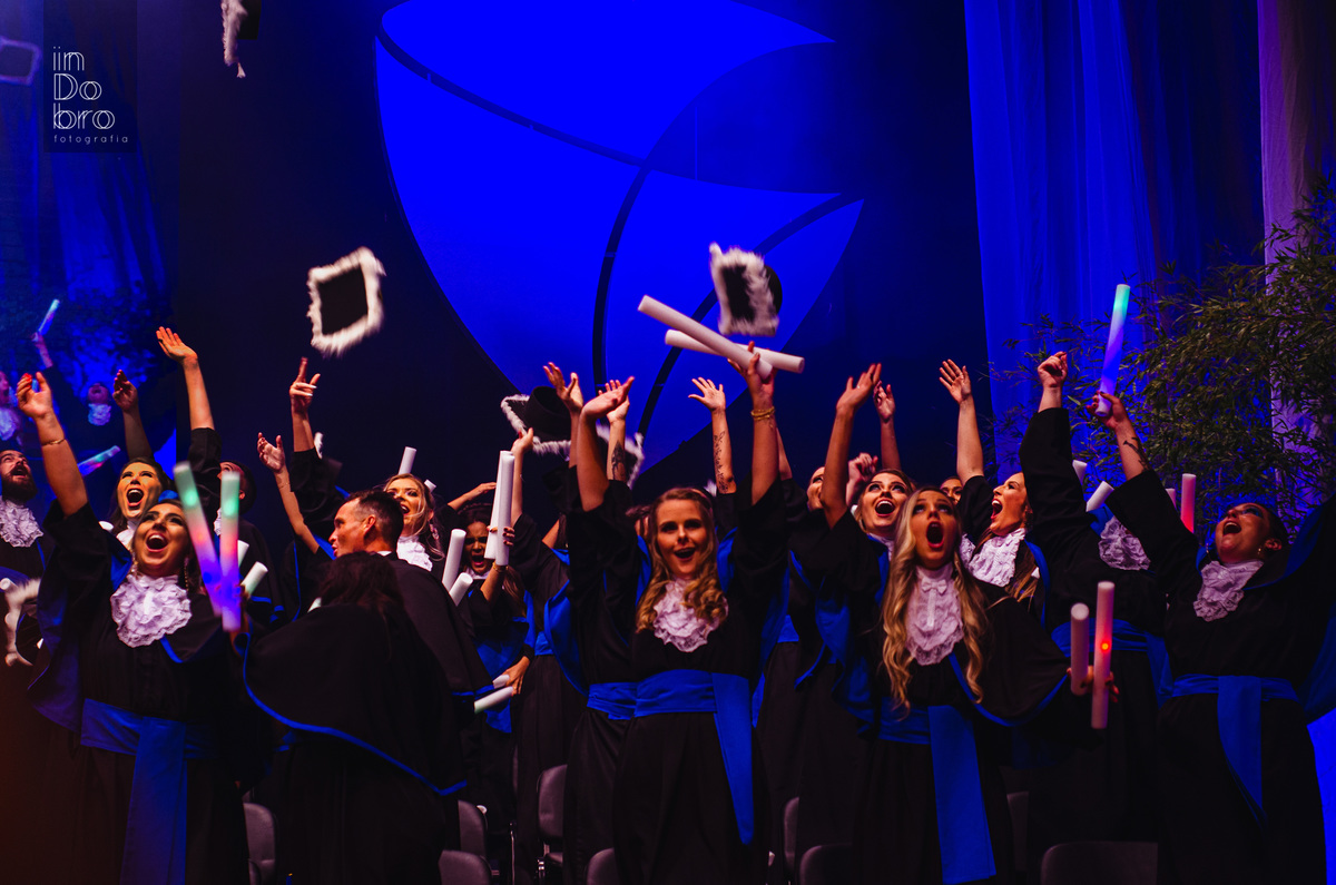 graduação arquitetura e urbanismo feevale; formatura feevale; teatro feevale; fotos formanda; fotos formatura; fotografa de formatura; campus II feevale; formatura novo hamburgo; anajara formou.