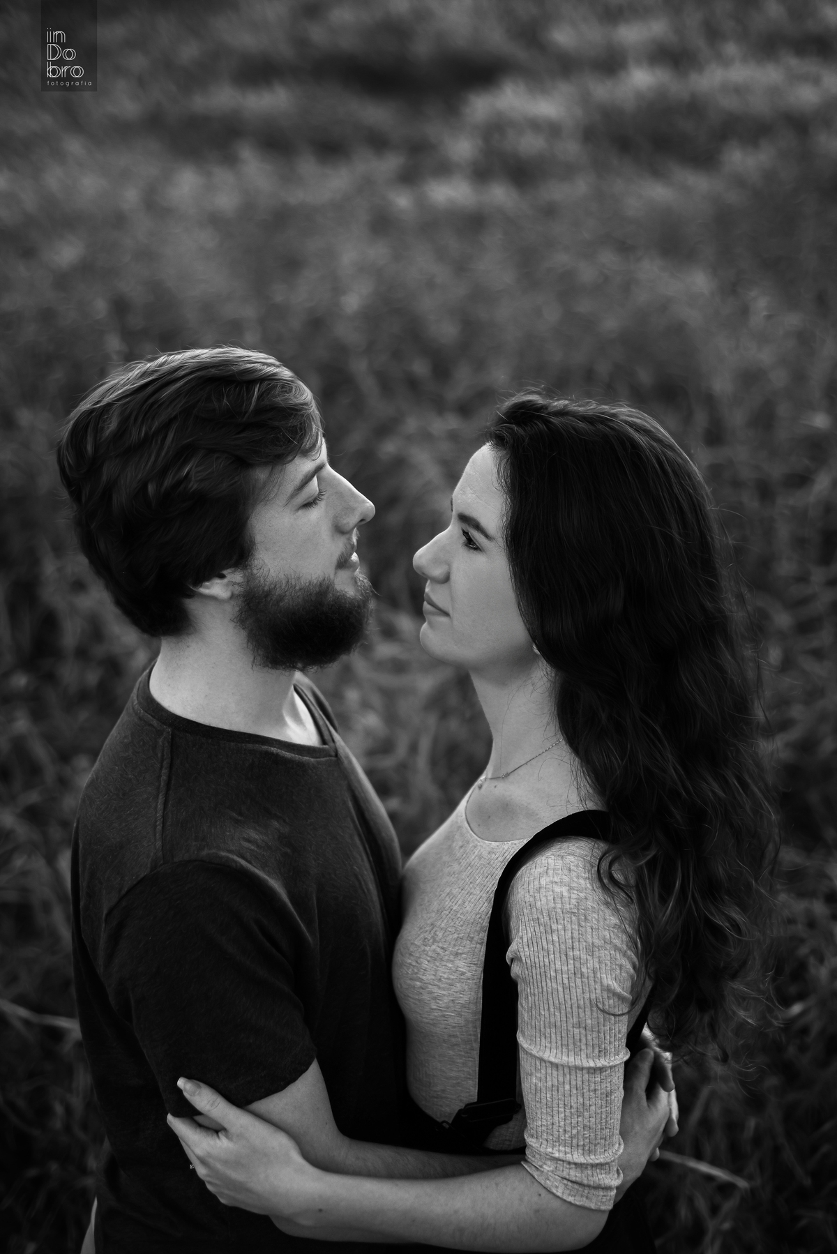 ensaio de casal; pré casamento; pre wedding; ensaio dois irmãos, carine schulz; daniel fogaça; ensaio romântico; ensaio divertido.