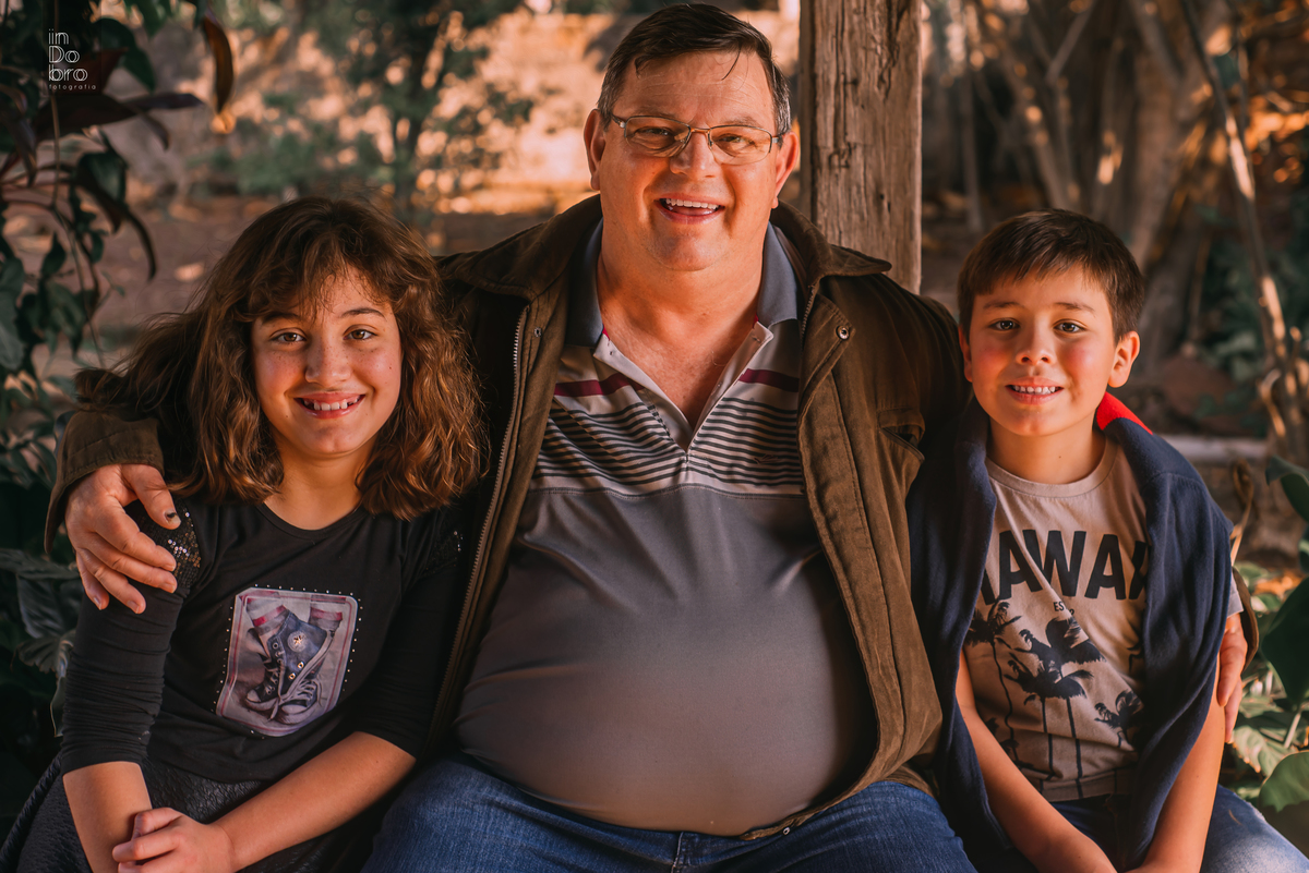 ensaio família; ensaio dois irmãos; ensaio no sítio; ensaio de irmãos.