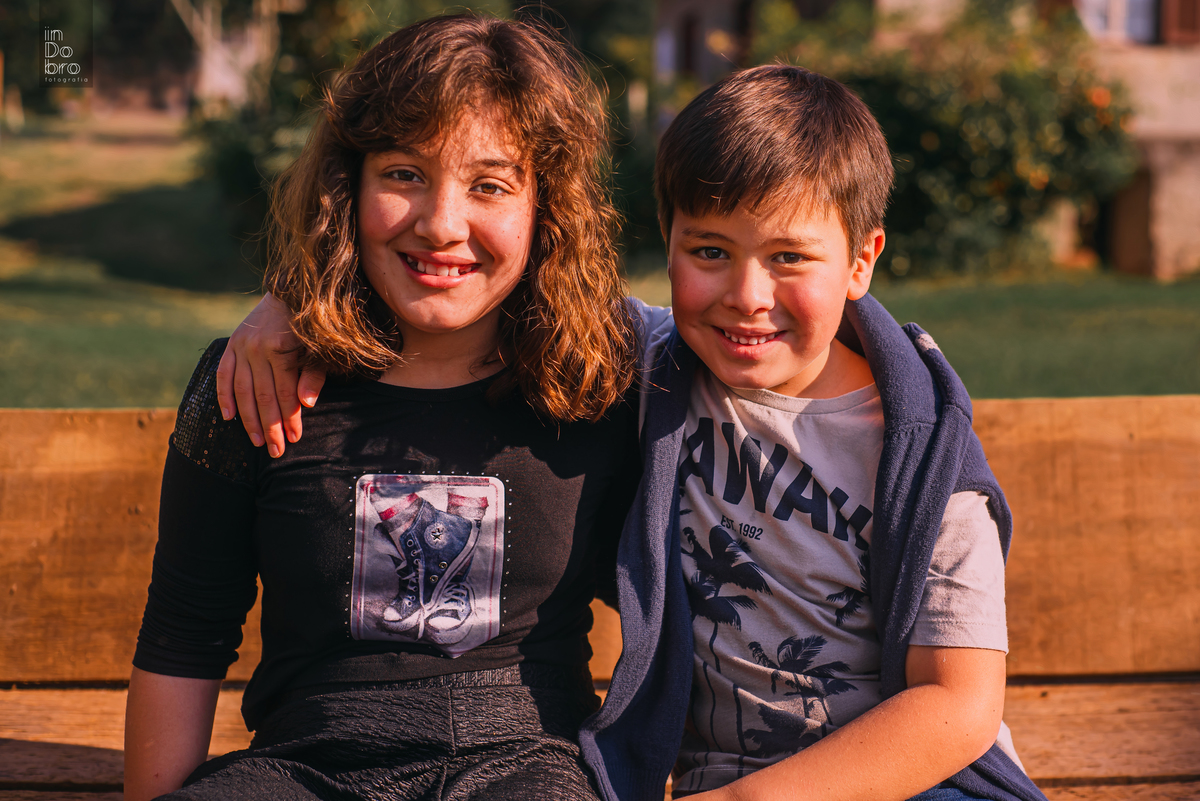 ensaio família; ensaio dois irmãos; ensaio no sítio; ensaio de irmãos.