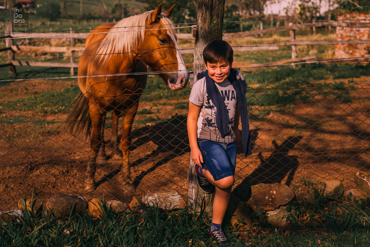 ensaio família; ensaio dois irmãos; ensaio no sítio; ensaio de irmãos.